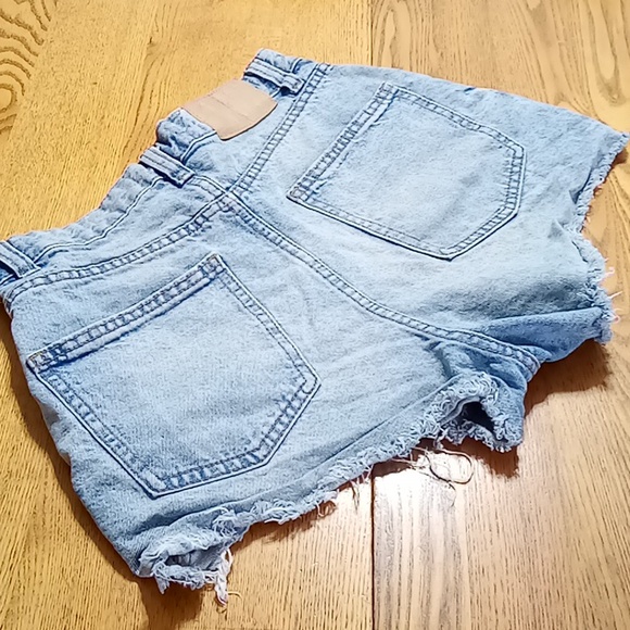 COTTON ON Jean Shorts Womens 4 BLUE HIGH RISE MOM Spring Summer Distressed Beach - Picture 2 of 7